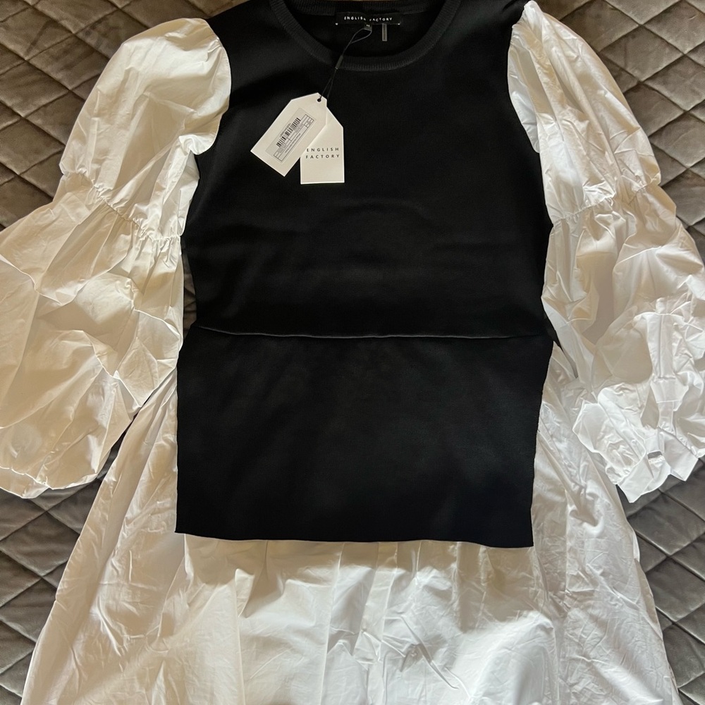 English Factory Black and White Puff Sleeve Blouse size Medium. Never worn